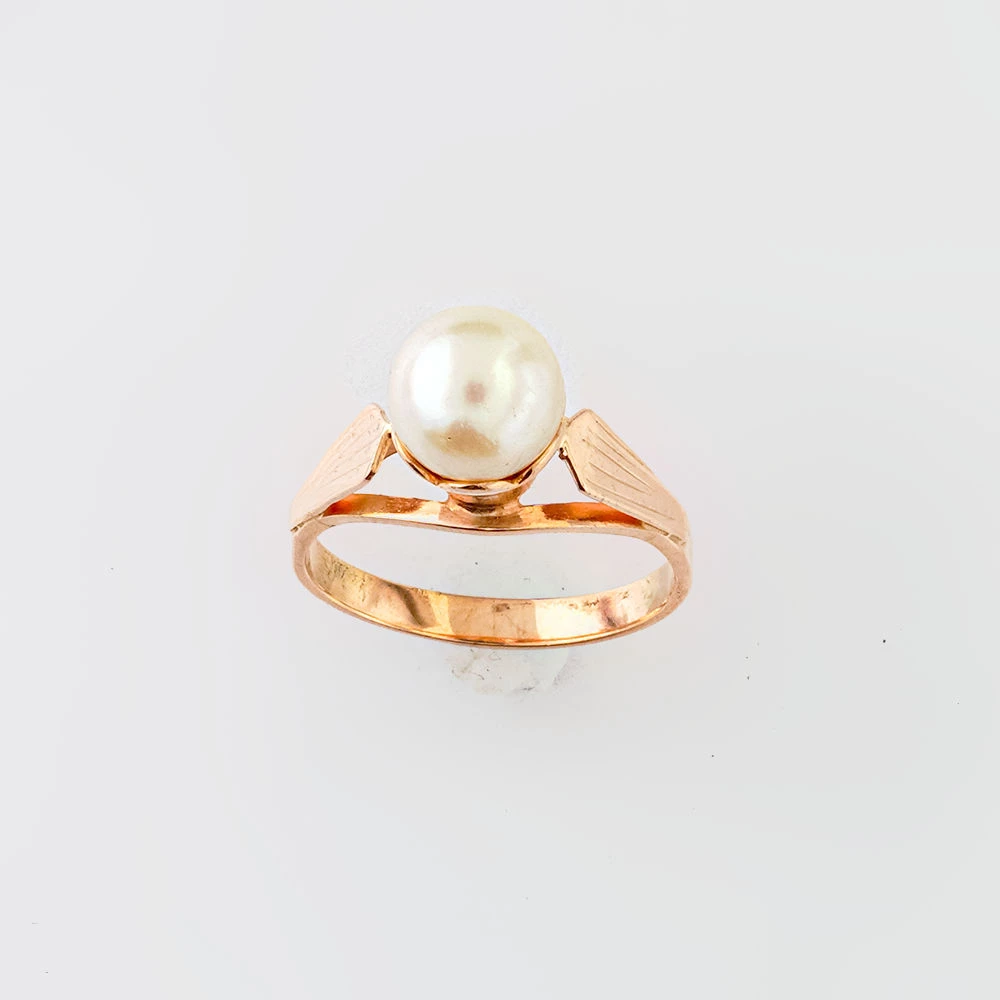 Кольцо с культивированным жемчугом из красного золота 583 пробы