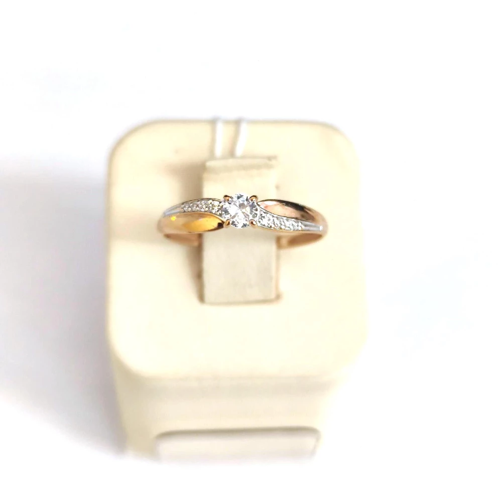 Кольцо с фианитом из красного золота 375 пробы