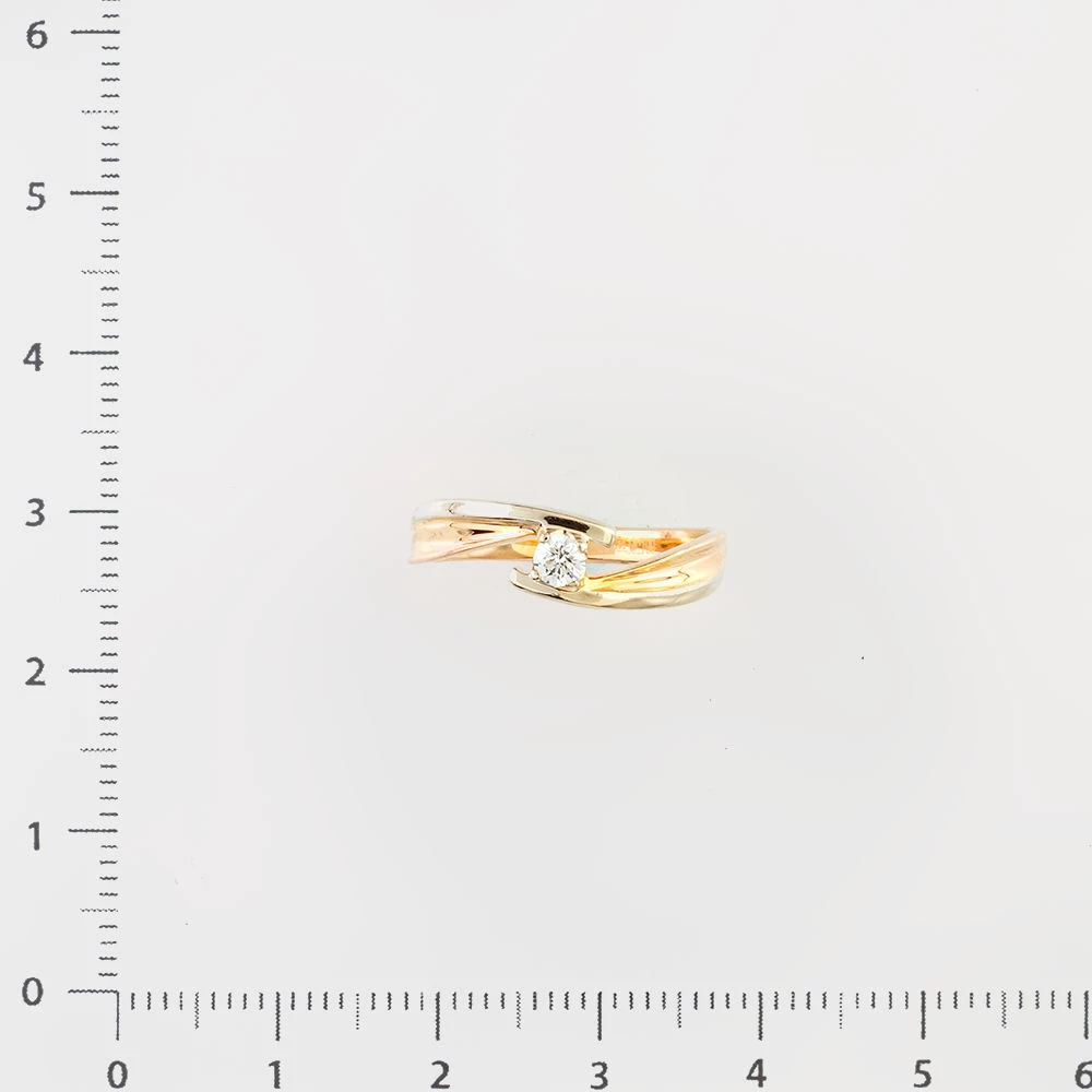 Кольцо с бриллиантом из красного золота 585 пробы