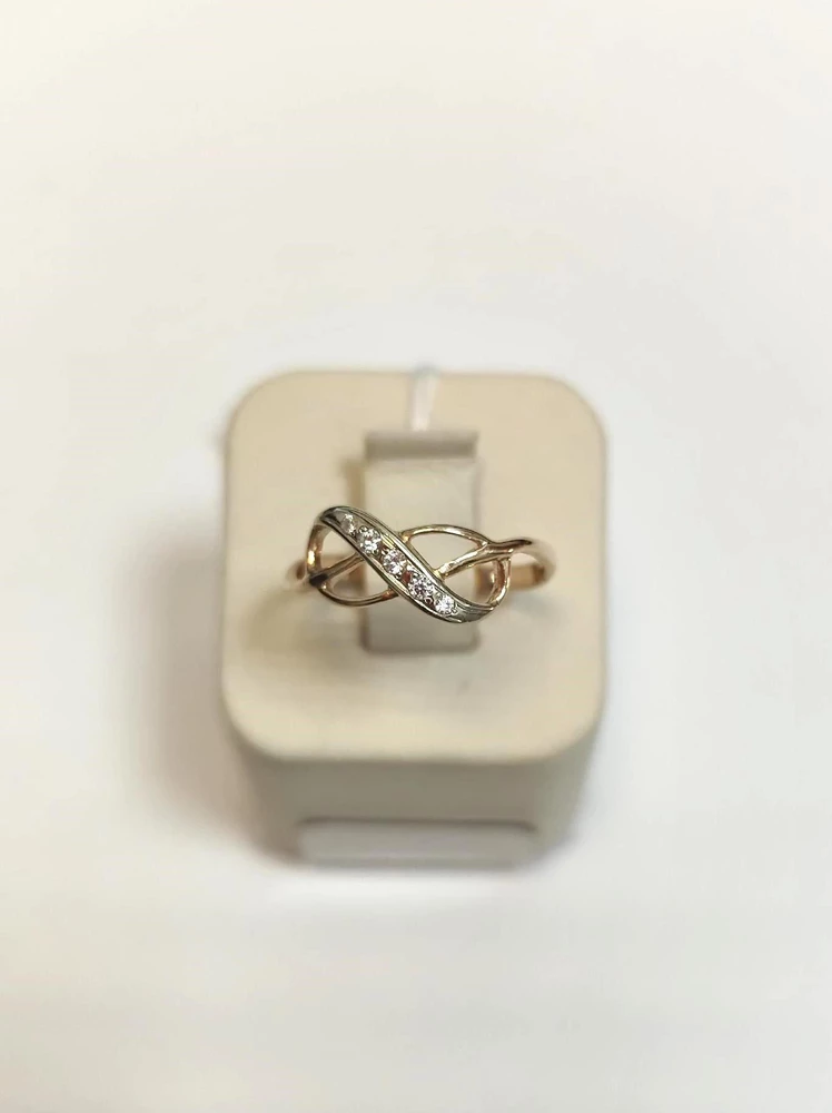 Кольцо с фианитом из красного золота 585 пробы