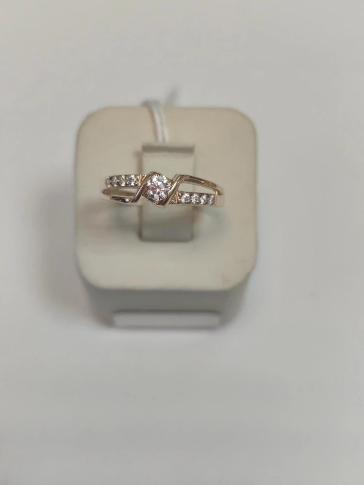 Кольцо с фианитом из красного золота 585 пробы