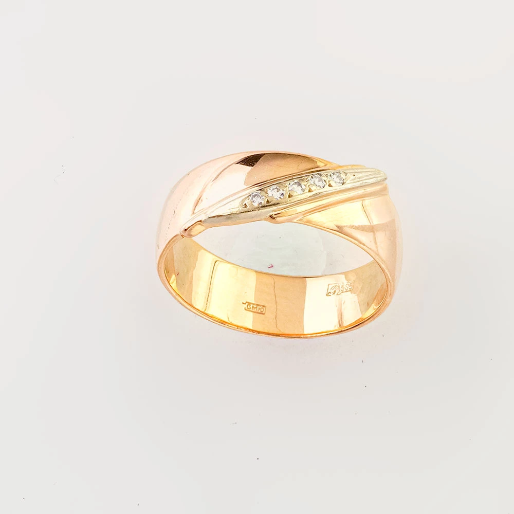 Кольцо обручальное с бриллиантом из красного золота 585 пробы