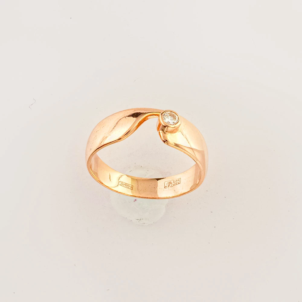 Кольцо с бриллиантом из красного золота 585 пробы