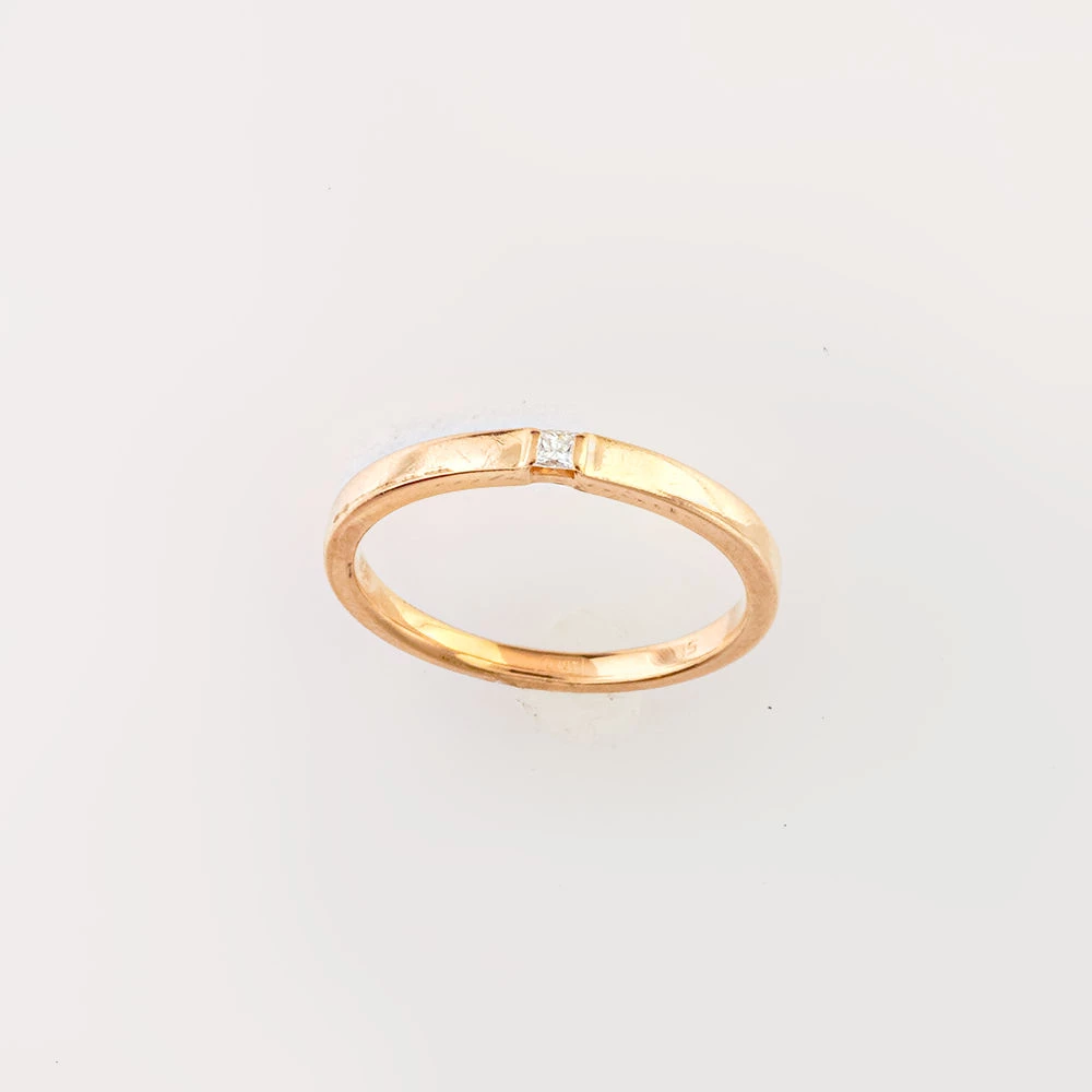 Кольцо с бриллиантом из красного золота 585 пробы