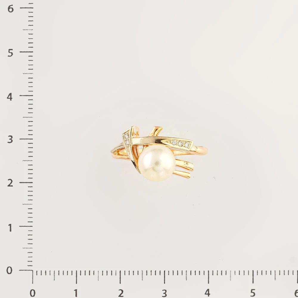 Кольцо с культивированным жемчугом из красного золота 585 пробы