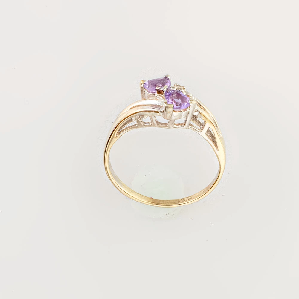 Кольцо с аметистом из белого золота 750 пробы