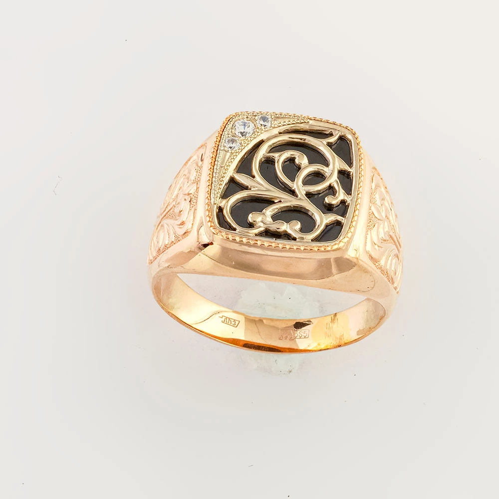 Кольцо с ониксом из красного золота 585 пробы