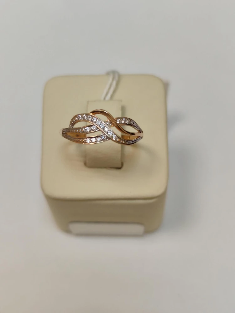 Кольцо с фианитом из красного золота 585 пробы