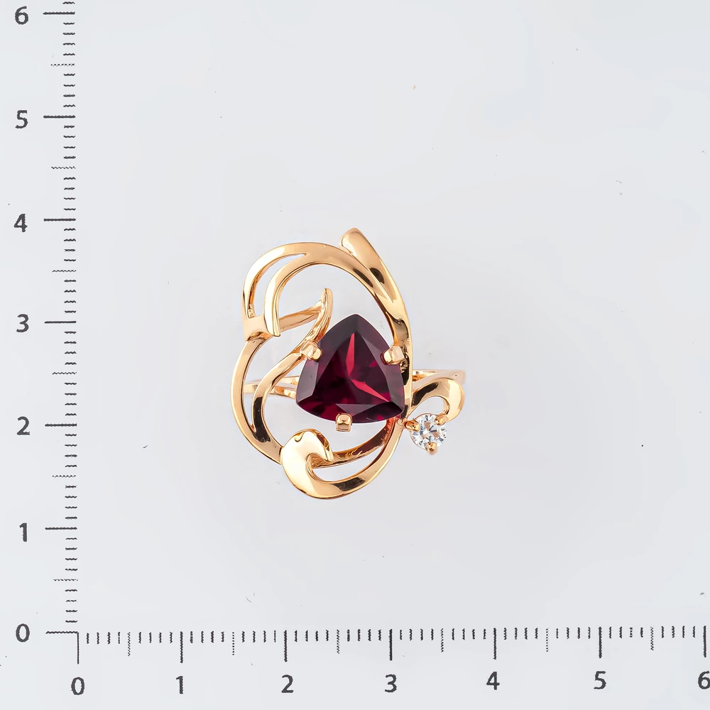 Кольцо с гранатом из красного золота 585 пробы