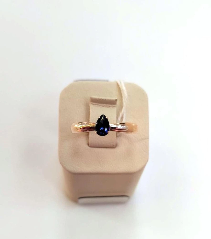 Кольцо с сапфиром синтетическим из красного золота 585 пробы