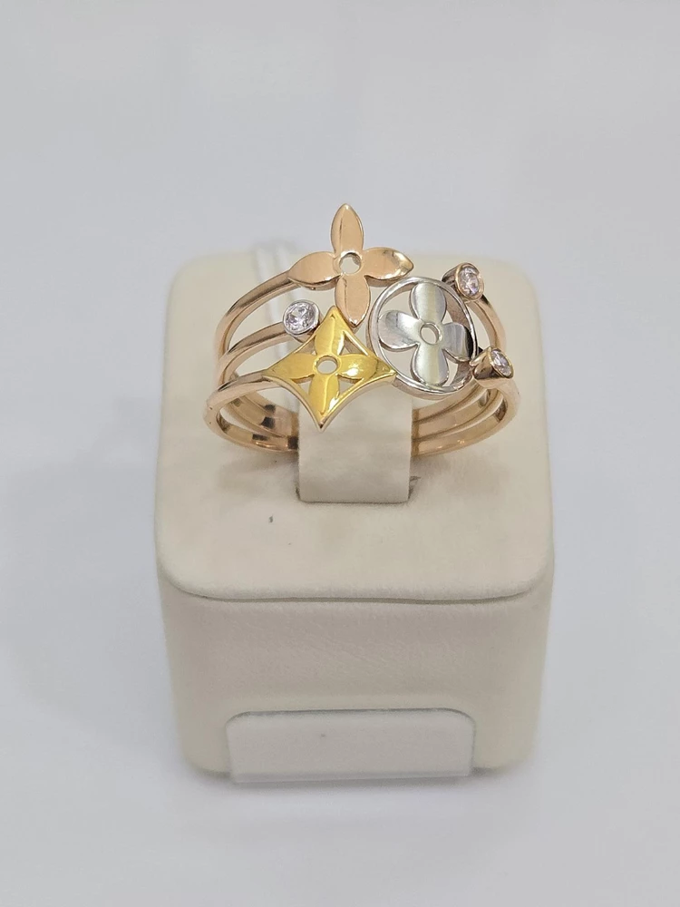 Кольцо с фианитом из красного золота 585 пробы