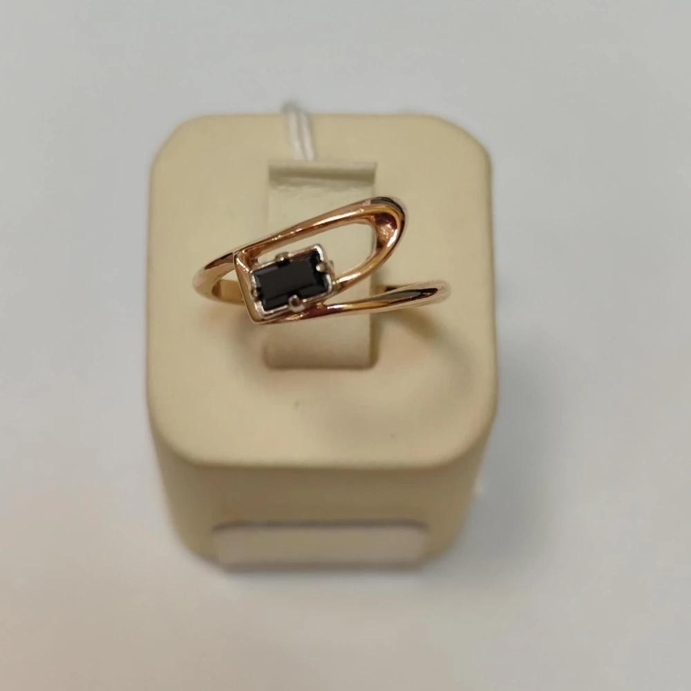 Кольцо с ониксом из красного золота 585 пробы