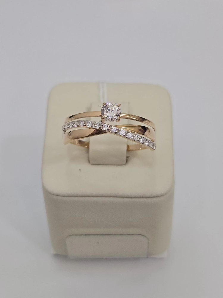 Кольцо с фианитом из красного золота 585 пробы