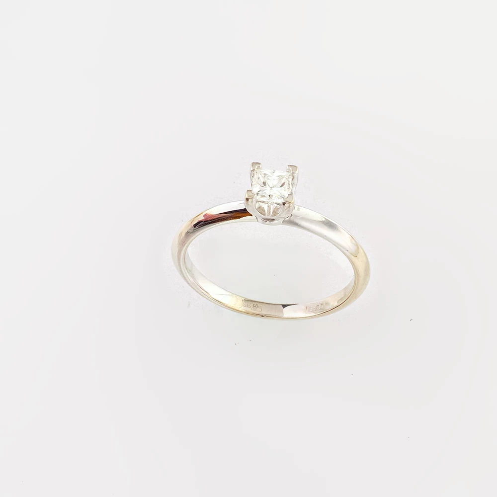 Кольцо с бриллиантом из белого золота 585 пробы