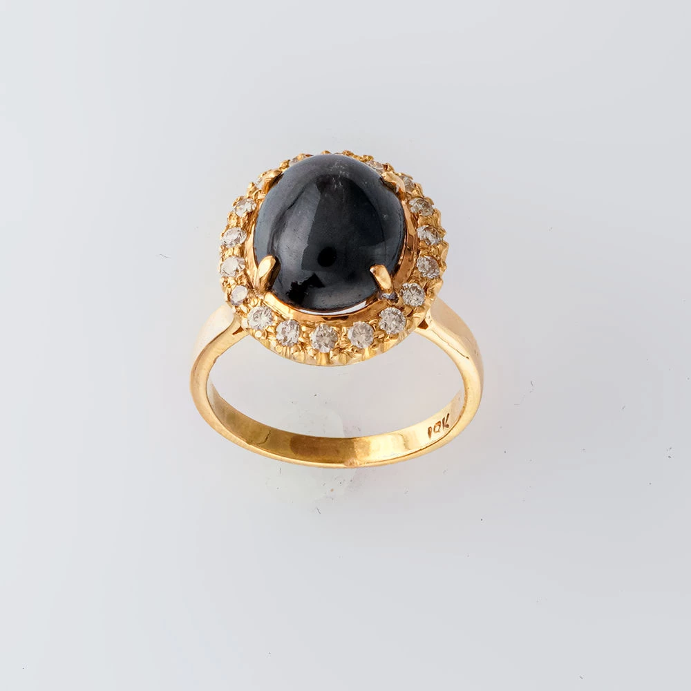 Кольцо с агатом из желтого золота 585 пробы Кольцо с агатом из желтого золота 585 пробы