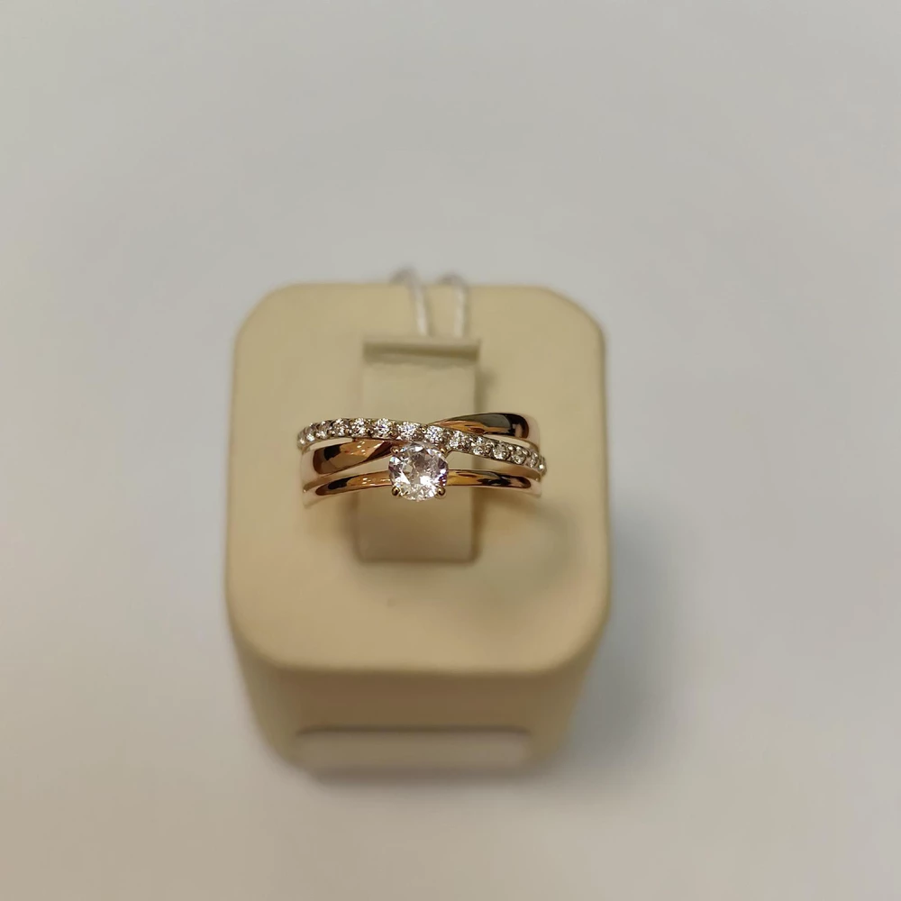 Кольцо с фианитом из красного золота 585 пробы