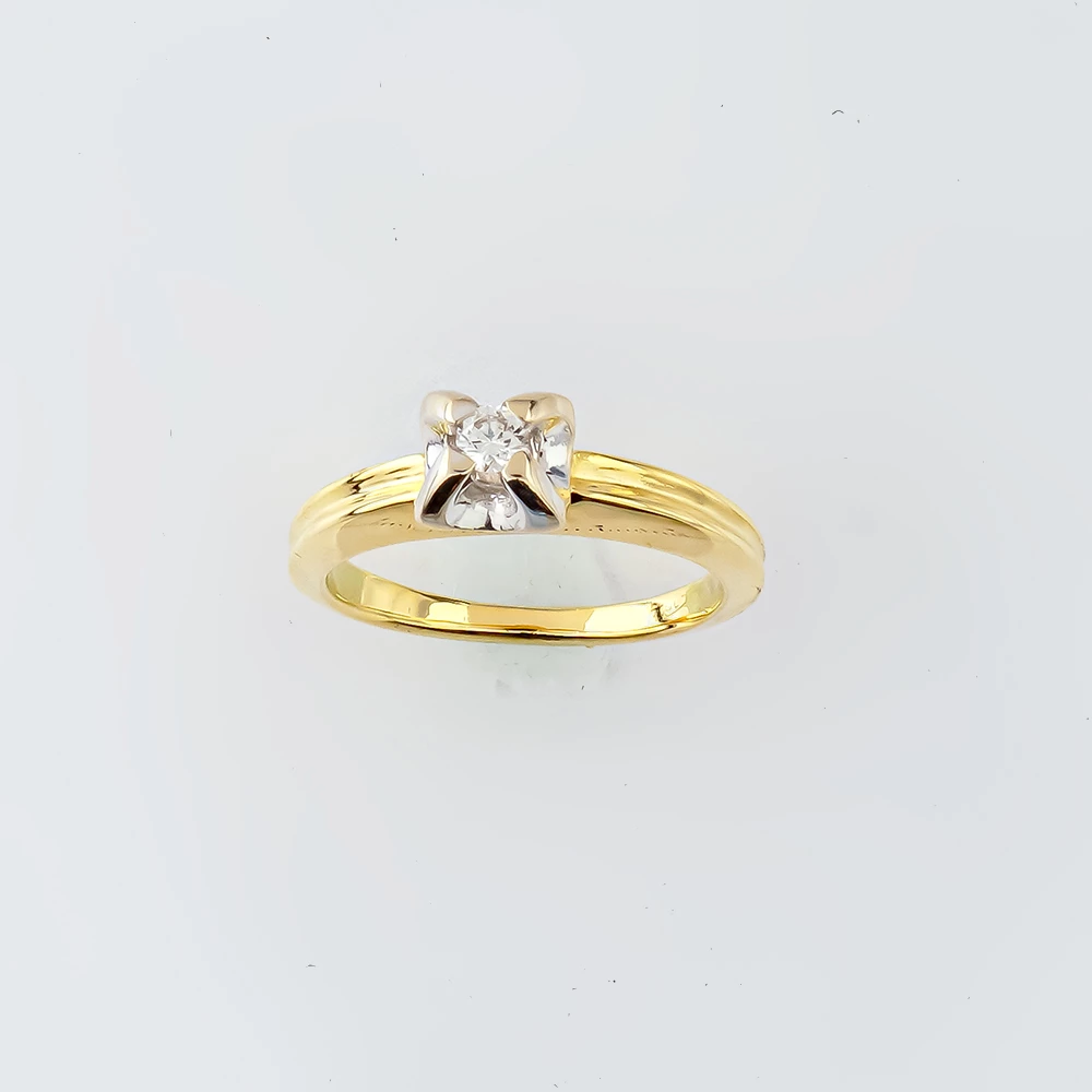 Кольцо с бриллиантом из желтого золота 750 пробы