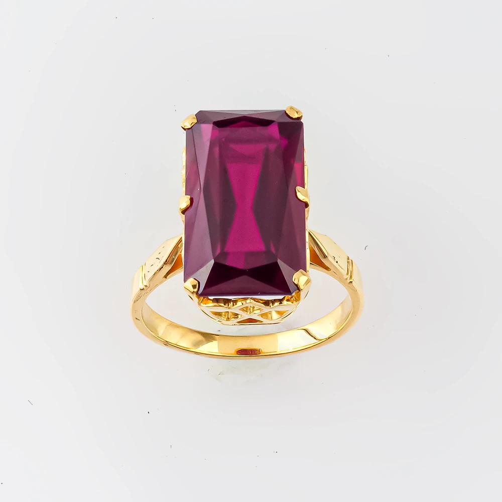 Кольцо с фианитом из желтого золота 750 пробы