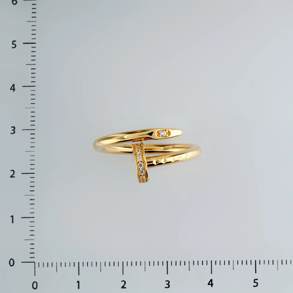 Кольцо с фианитом из желтого золота 585 пробы