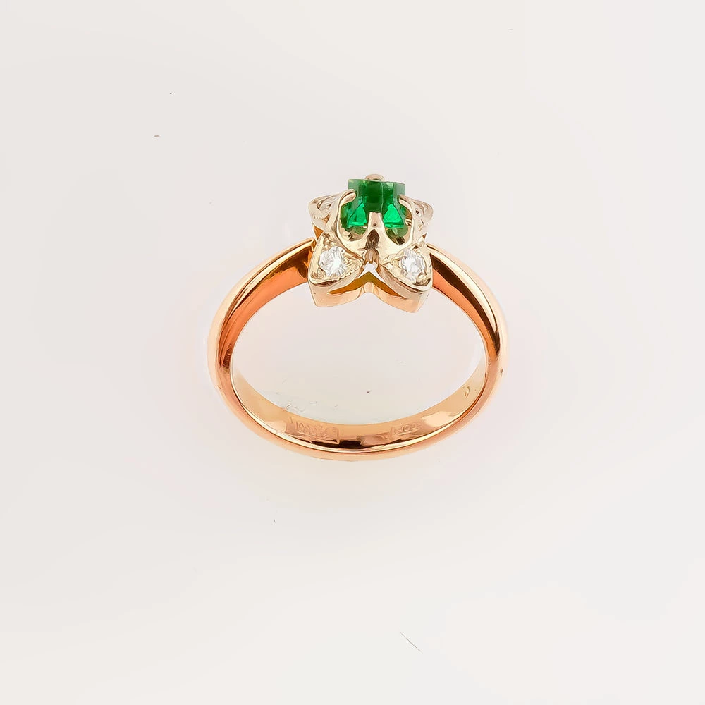 Кольцо с изумрудом из красного золота 585 пробы