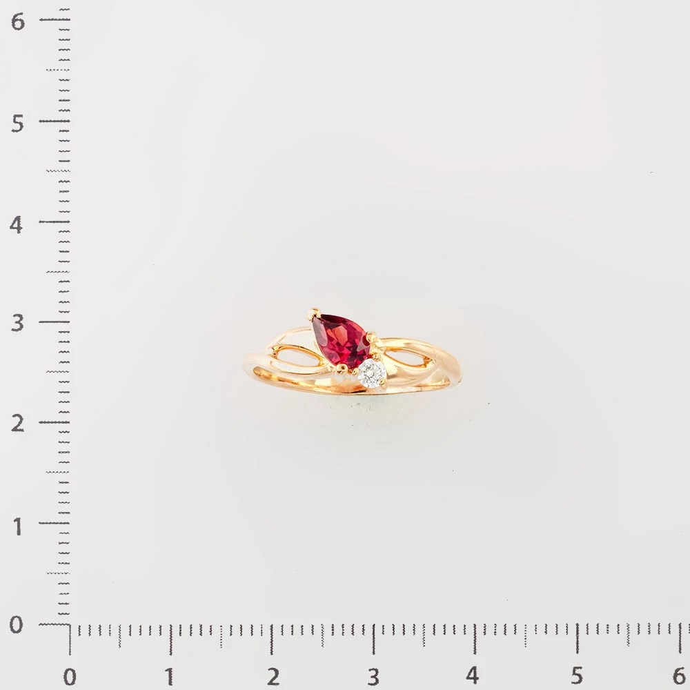 Кольцо с гранатом из красного золота 585 пробы