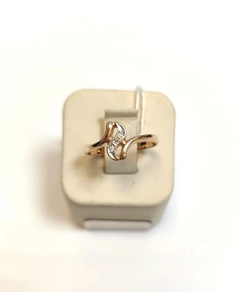 Кольцо с фианитом из красного золота 585 пробы