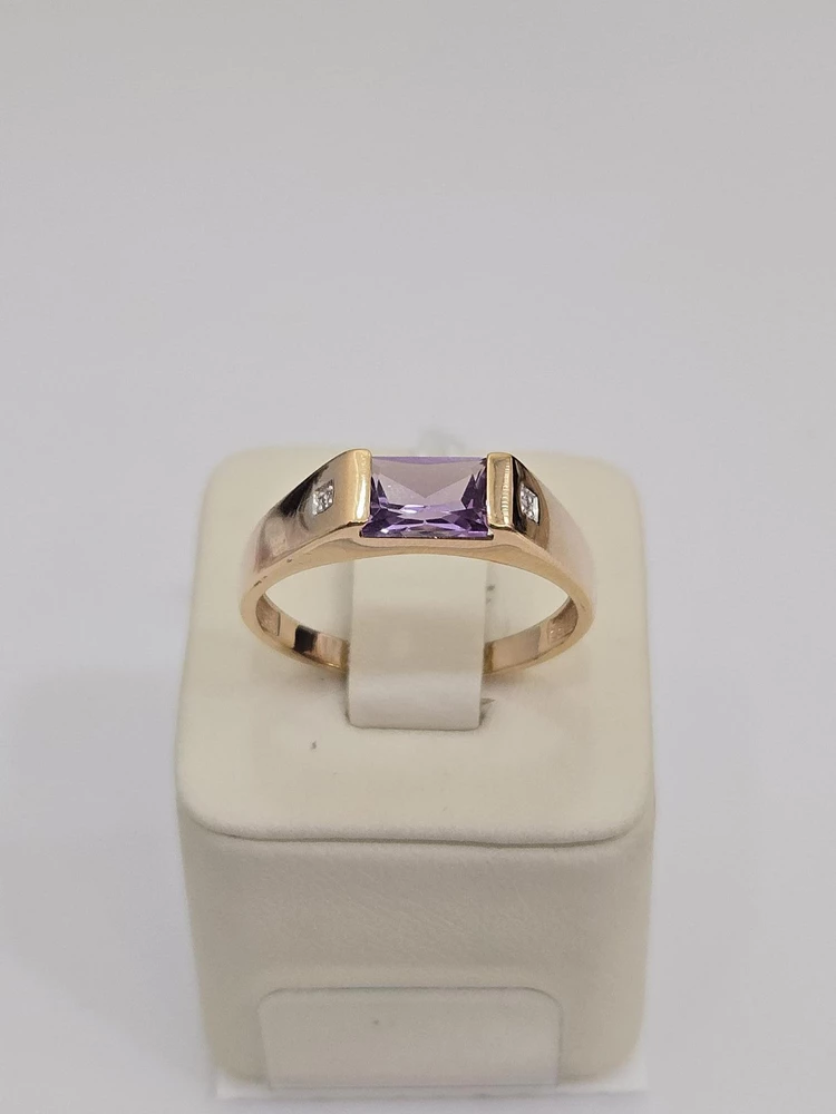 Кольцо с аметистом из красного золота 585 пробы
