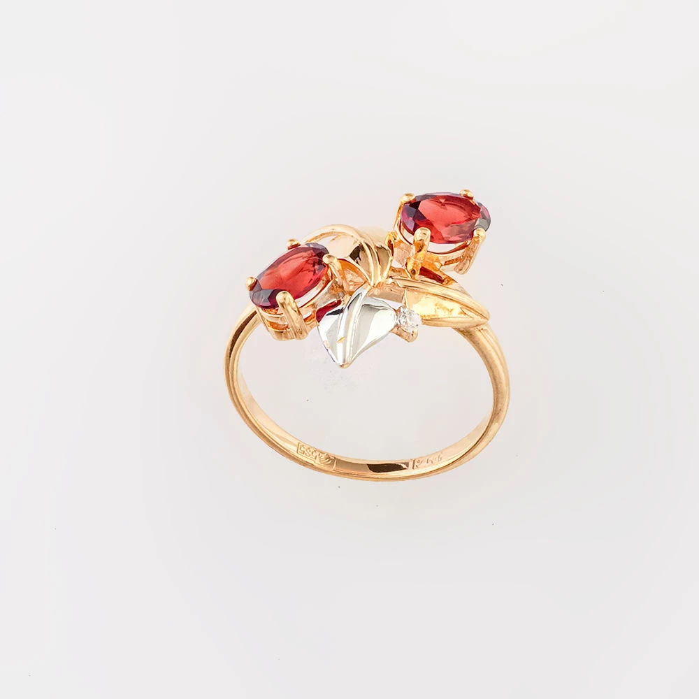 Кольцо с гранатом из красного золота 585 пробы