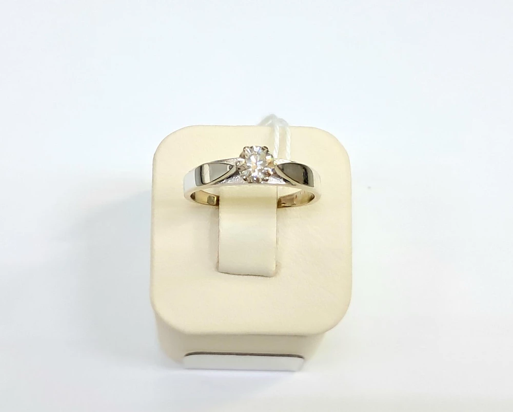 Кольцо с бриллиантом из белого золота 585 пробы