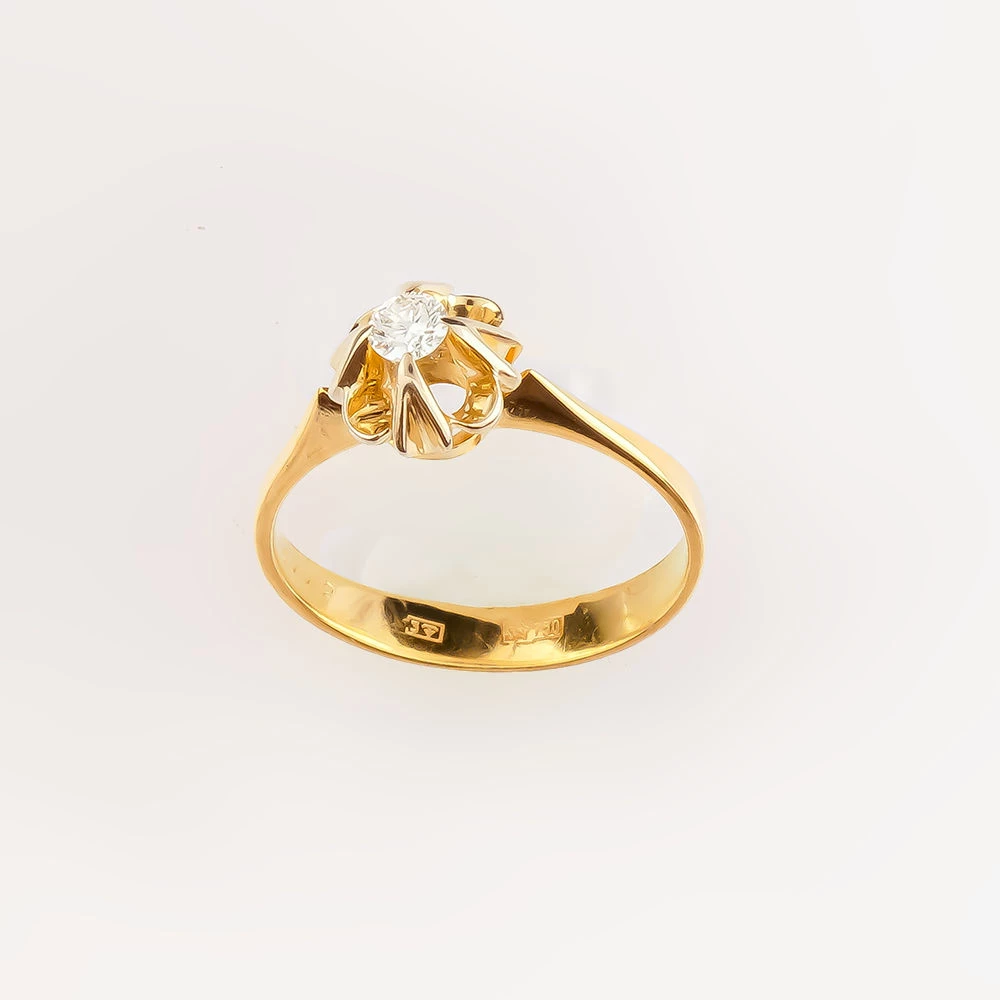 Кольцо с бриллиантом из желтого золота 750 пробы