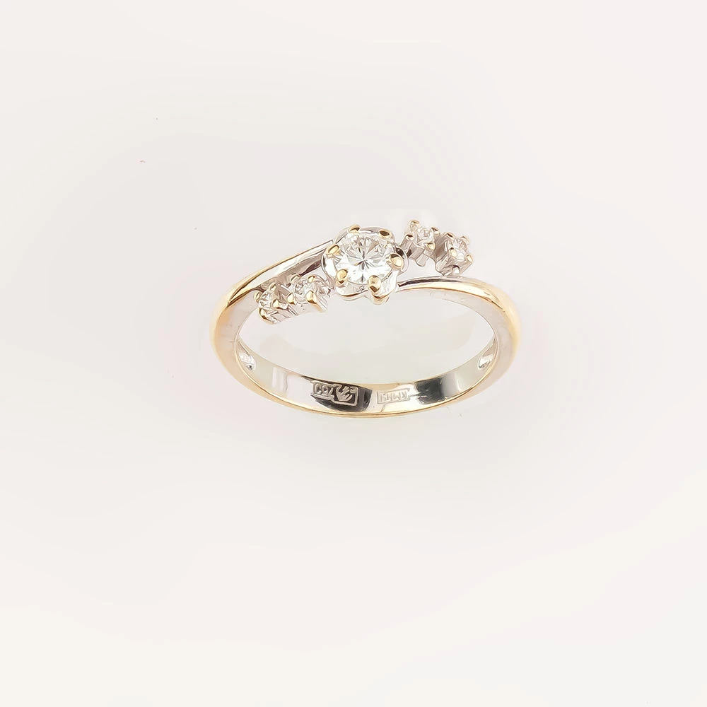 Кольцо с бриллиантом из белого золота 750 пробы