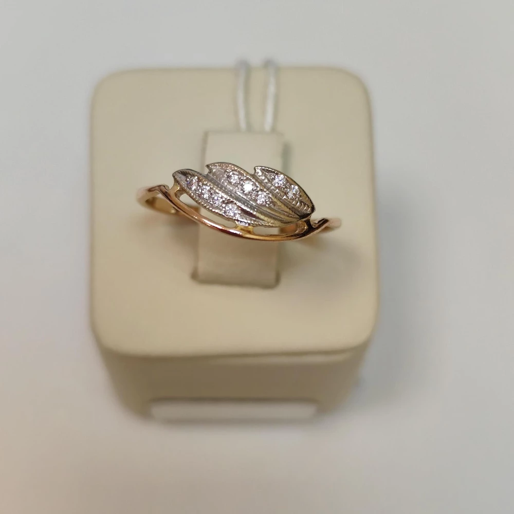 Кольцо с фианитом из красного золота 585 пробы