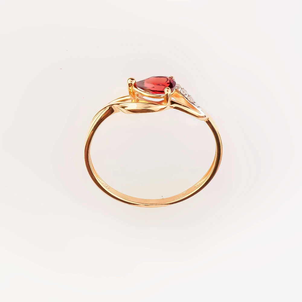 Кольцо с гранатом из красного золота 585 пробы