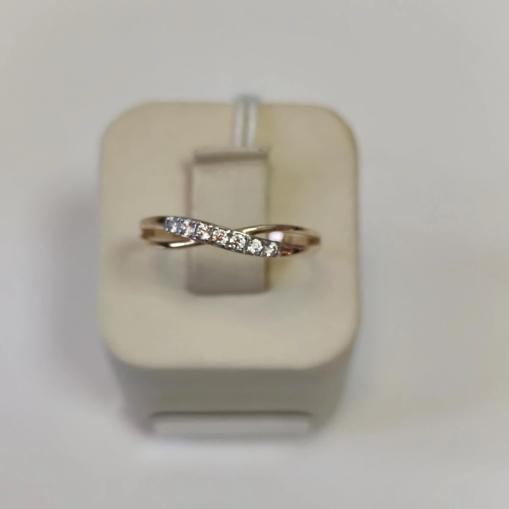 Кольцо с фианитом из красного золота 585 пробы