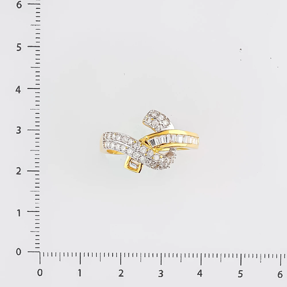 Кольцо с фианитом из желтого золота 750 пробы