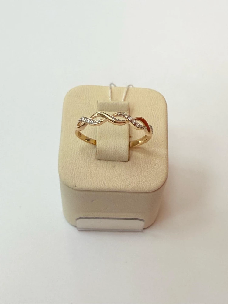 Кольцо с фианитом из красного золота 585 пробы Кольцо с фианитом из красного золота 585 пробы