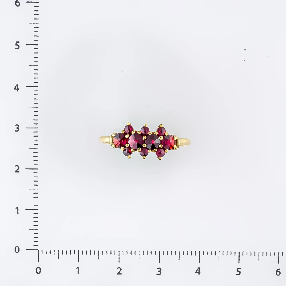 Кольцо с гранатом из желтого золота 585 пробы