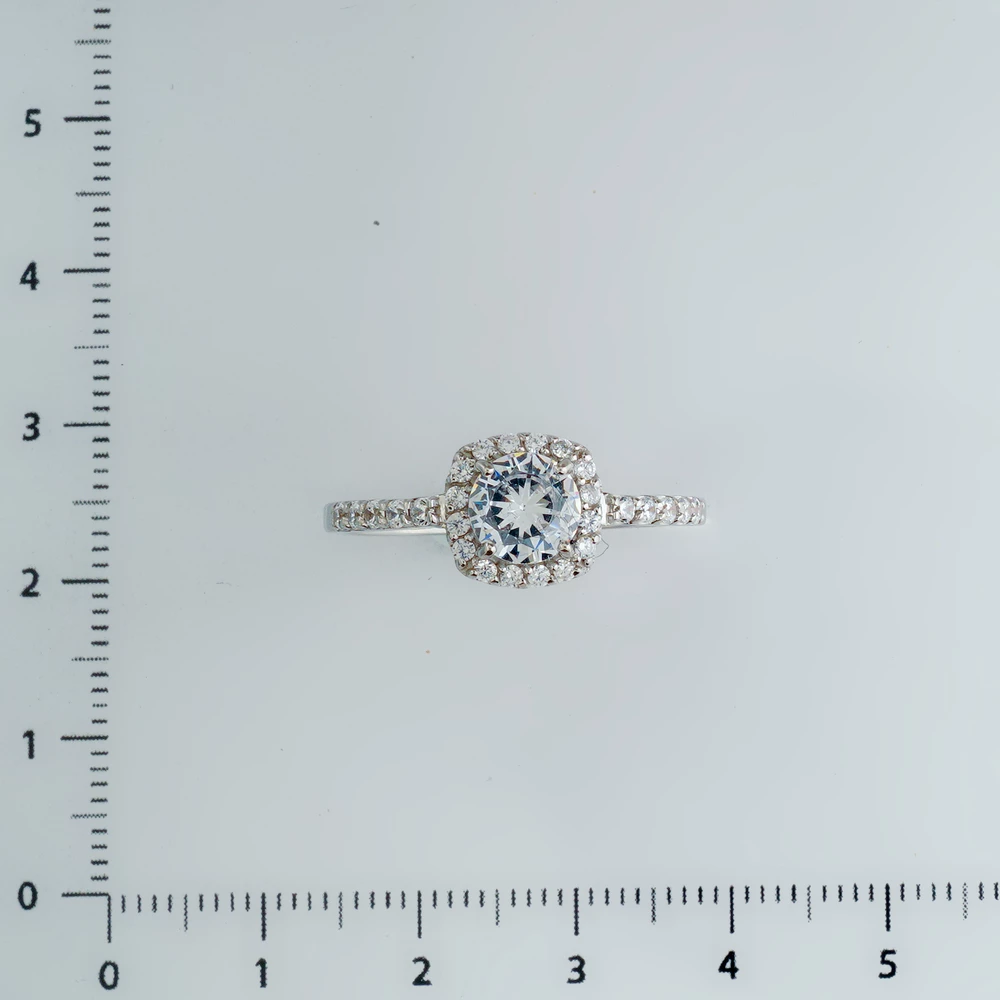 Кольцо с фианитом из белого золота 585 пробы