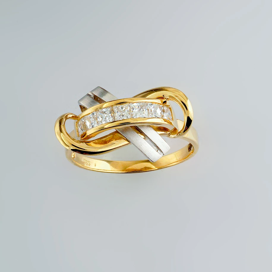 Кольцо с фианитом из желтого золота 585 пробы