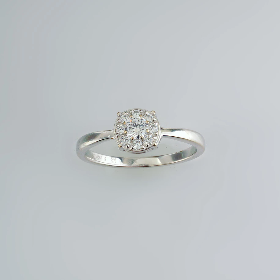 Кольцо с фианитом из белого золота 585 пробы