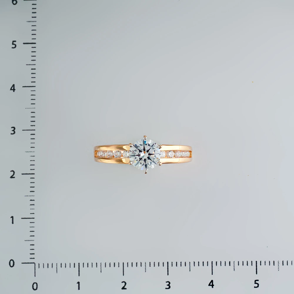 Кольцо с фианитом из красного золота 585 пробы