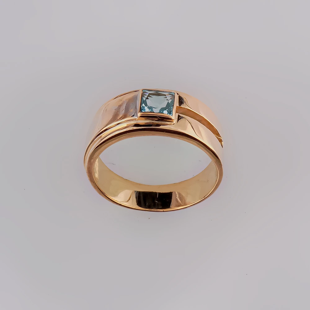 Кольцо с топазом из красного золота 585 пробы
