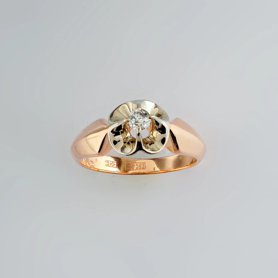 Кольцо с бриллиантом из красного золота 583 пробы