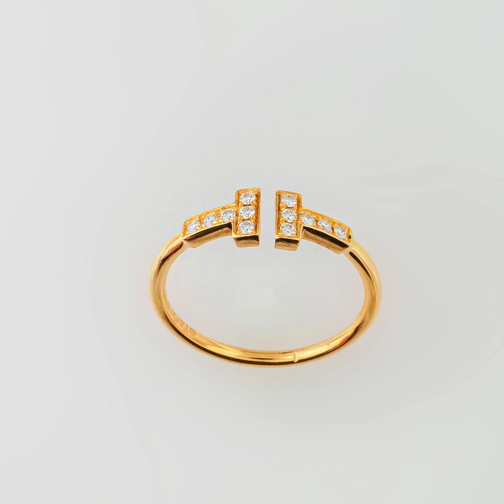 Кольцо с фианитом из желтого золота 750 пробы