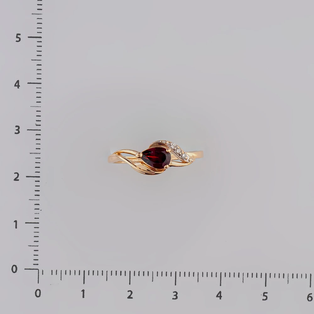 Кольцо с гранатом из красного золота 585 пробы