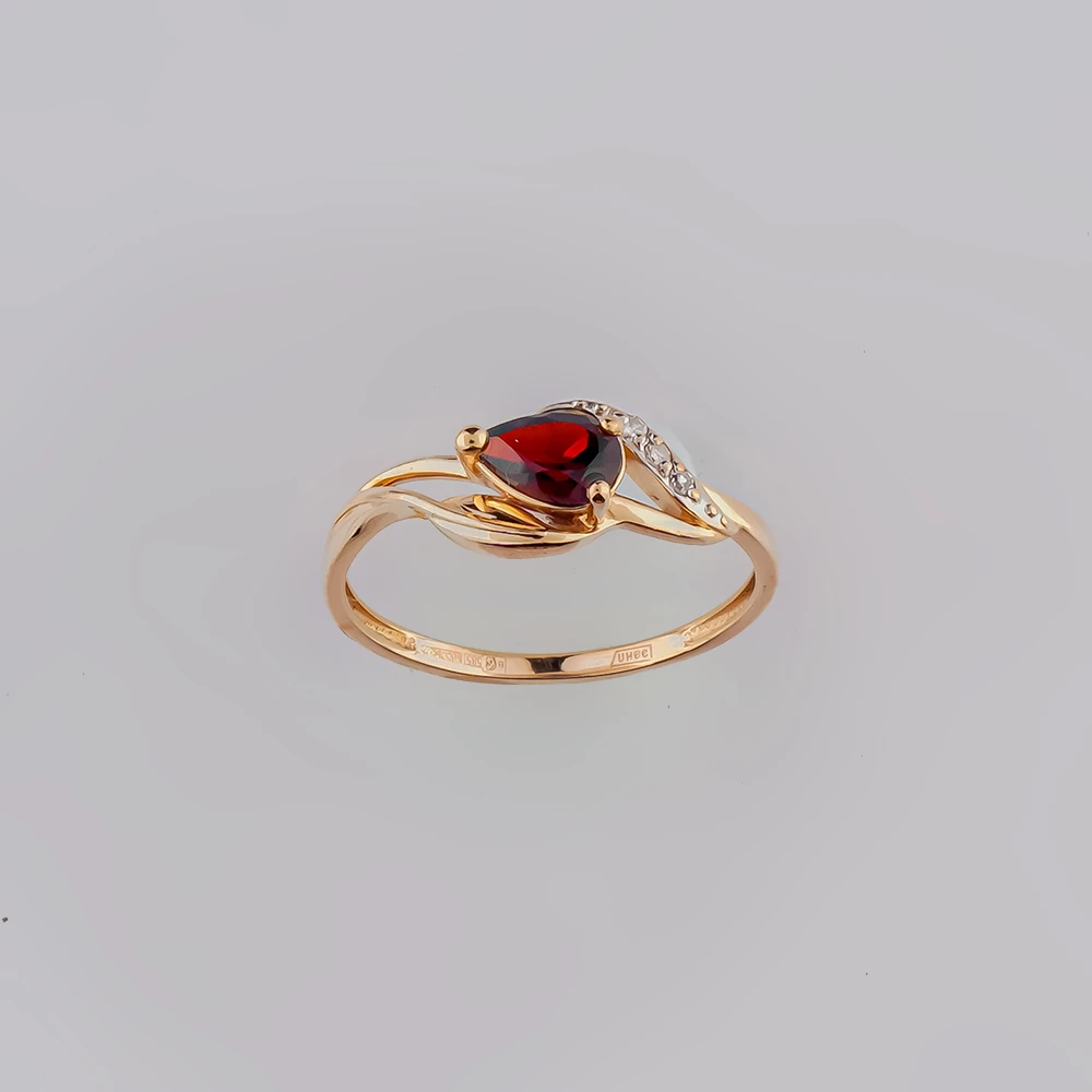 Кольцо с гранатом из красного золота 585 пробы