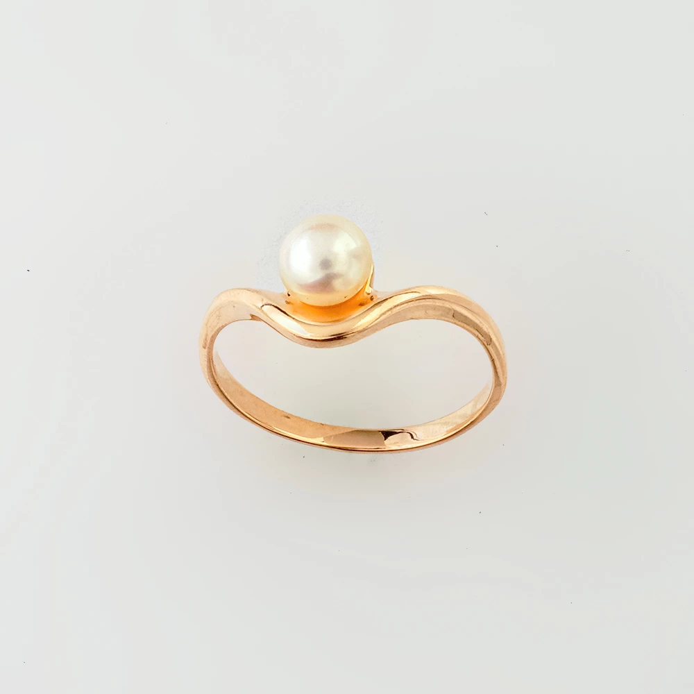 Кольцо с культивированным жемчугом из красного золота 585 пробы