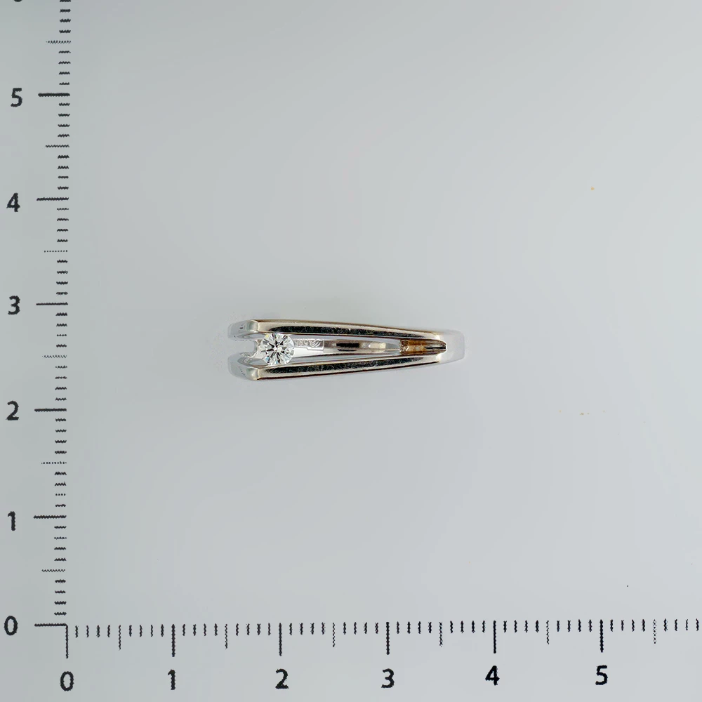 Кольцо с бриллиантом из белого золота 585 пробы