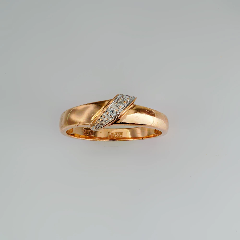 Кольцо с фианитом из красного золота 585 пробы