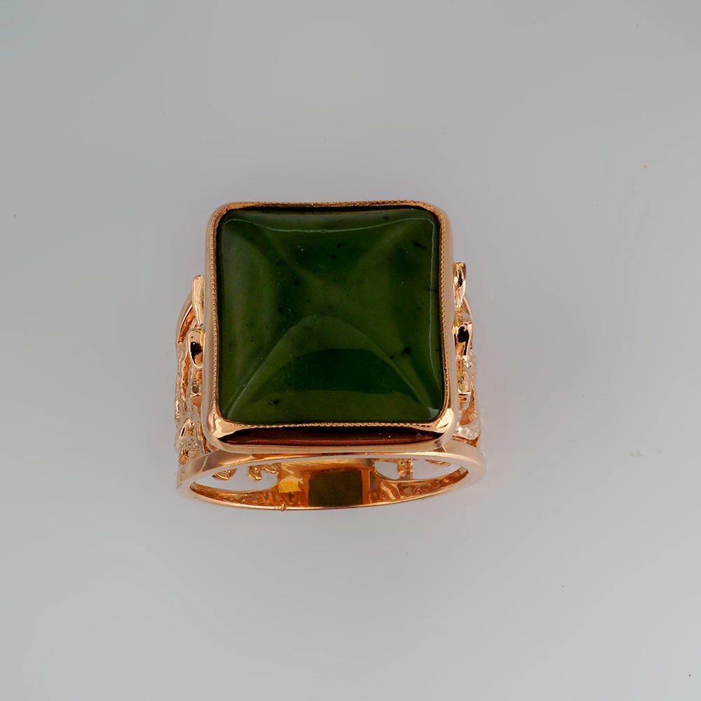 Кольцо с нефритом из красного золота 583 пробы